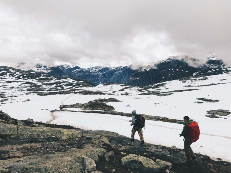 Sebastian Vetter und sein Partner Dr. Thomas Vogel, Schönheitschirurg, wandern auf dem Jungfraujoch